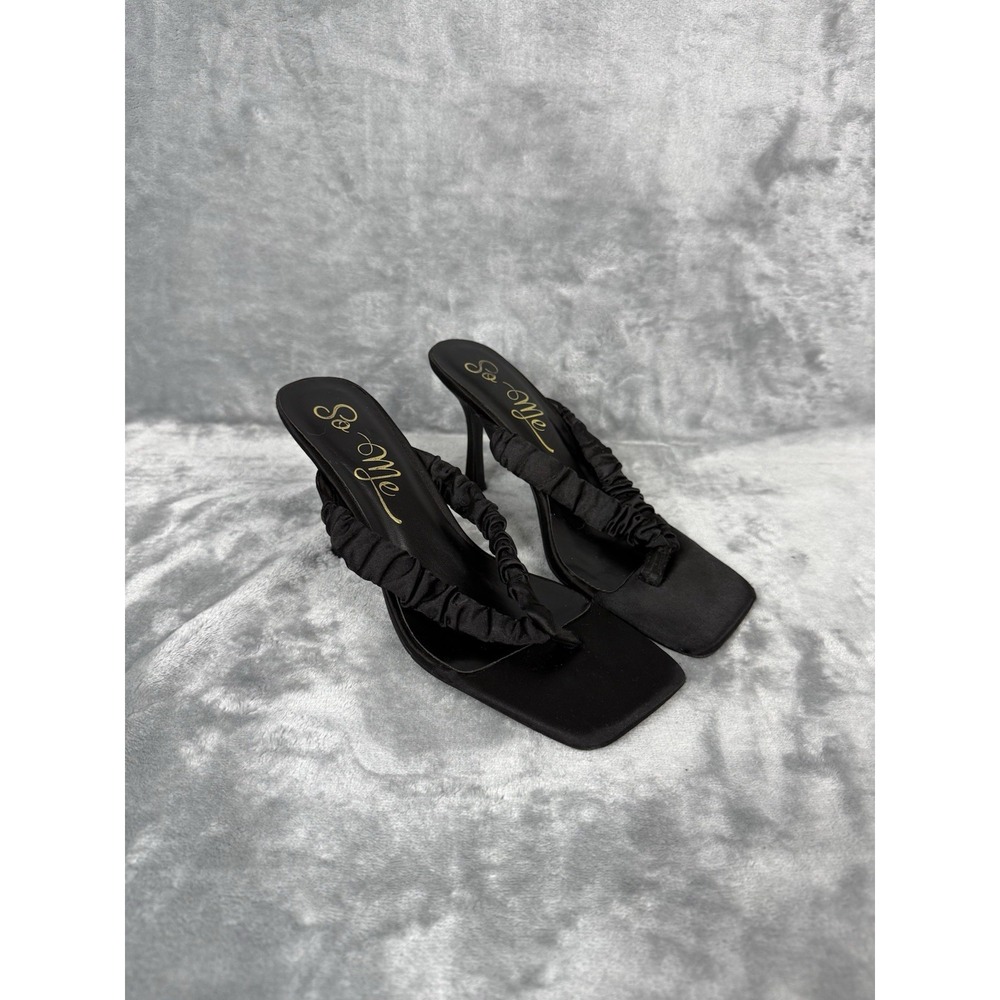 Riana Scrunch sandals, Thong Strap And Square Toe. Size 7.5